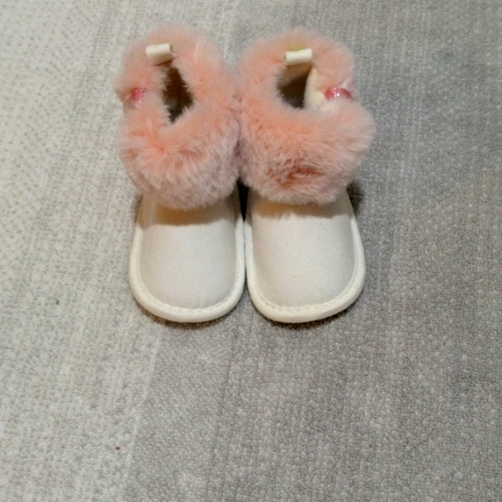 New 0-3 mo. Boots